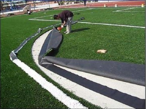 Césped artificial de la hierba del fútbol de la instalación artificial suave de la hierba