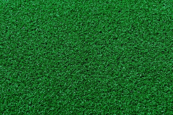 Césped artificial de la hierba del golf resistente ULTRAVIOLETA, césped artificial del paisaje respetuoso del medio ambiente 4000Dtex